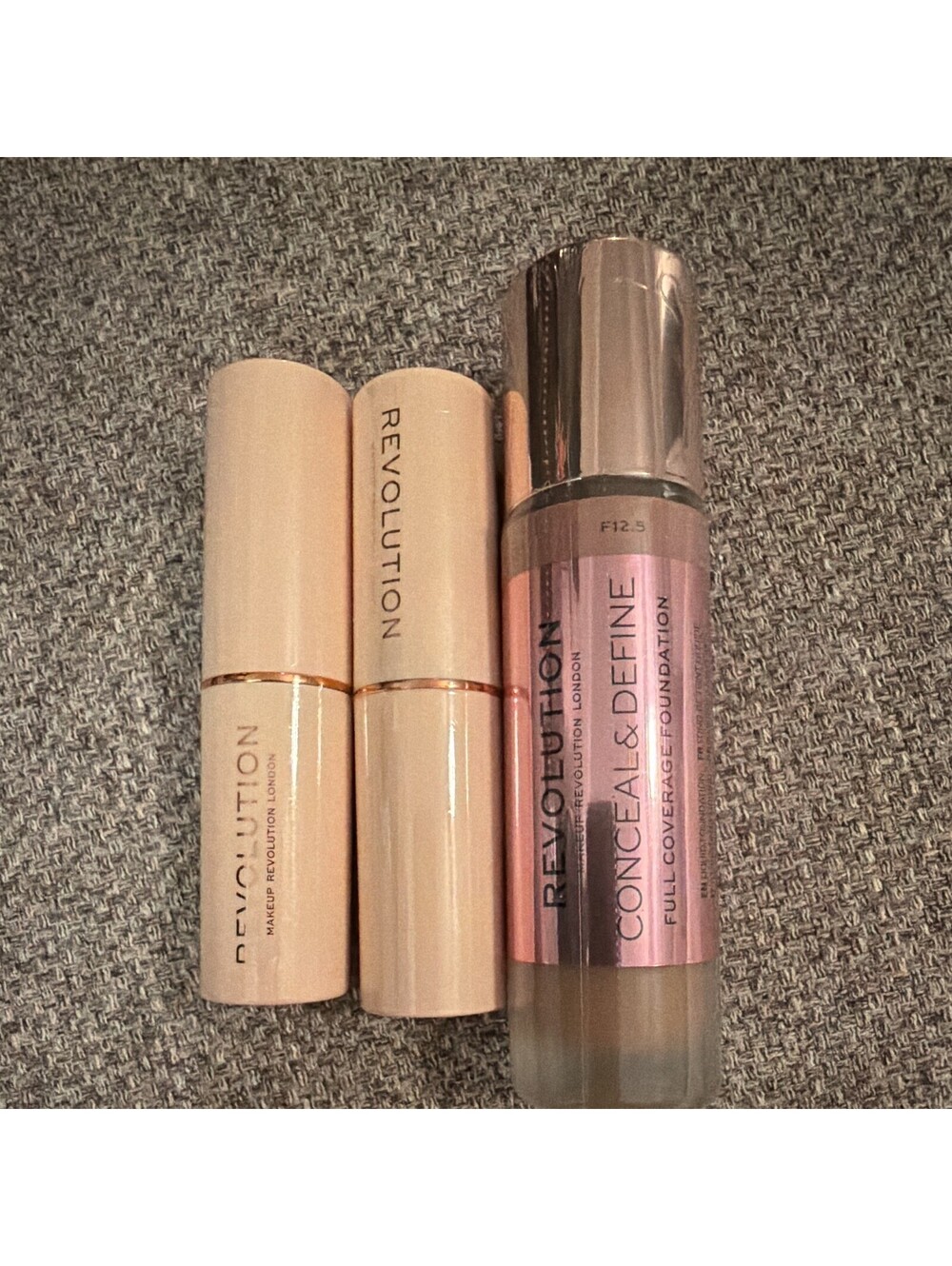 Makeup Revolution Conceal & Define F12.5, Fast Base Stick Foundation F3 F11
